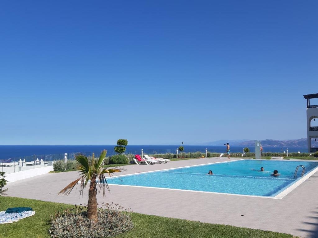 Piscine de Bella Vista à Cabo Negro avec vue sur la mer